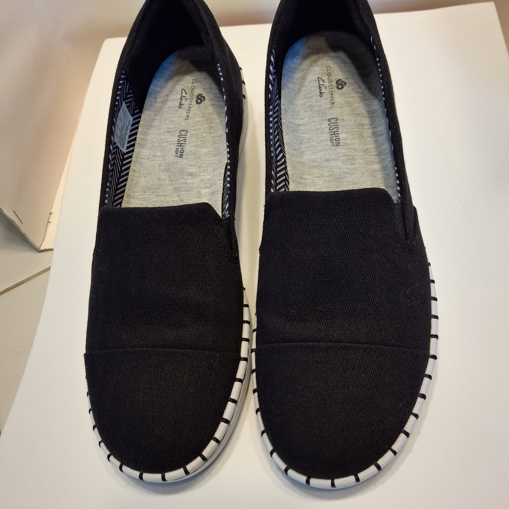 Clarks Cloudsteppers Black Flats with White Sole